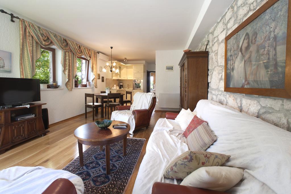 Villa Castello Rausch Valkarin Szoba fotó
