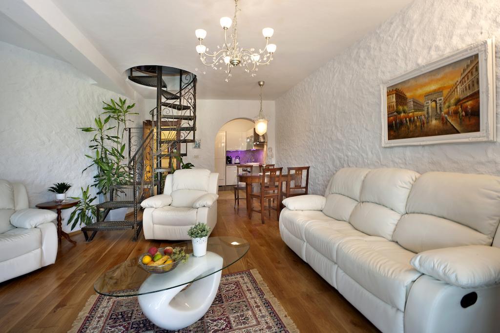 Villa Castello Rausch Valkarin Szoba fotó