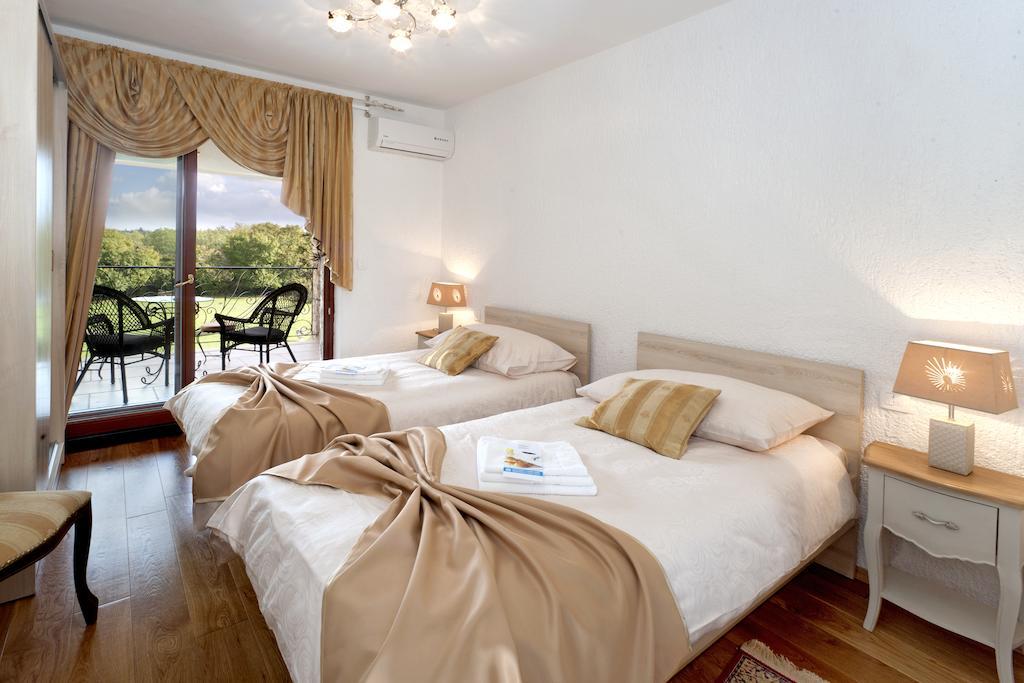 Villa Castello Rausch Valkarin Szoba fotó