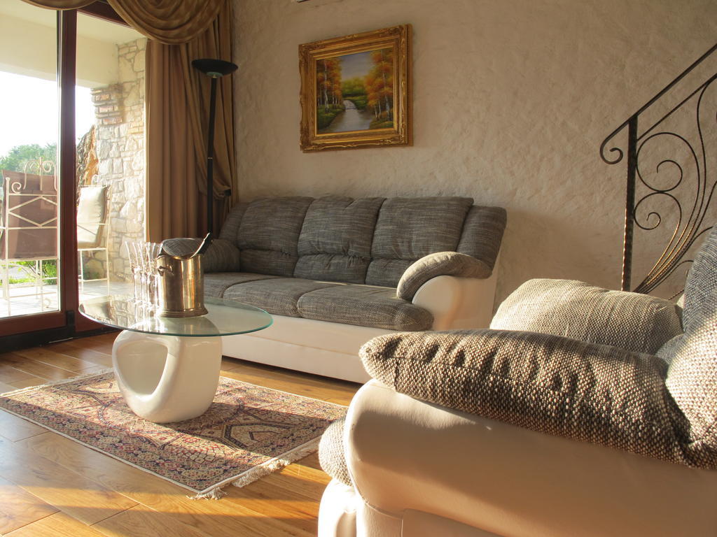 Villa Castello Rausch Valkarin Szoba fotó